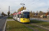 Tw 1574 auf der M17 Richtung Adlershof (Gro-Berliner-Damm 30.10.2021).