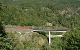 Die Intschireussbrcke sdlich von Amsteg berspannt das Tal in 74 m Hhe und ist damit die hchste Brcke der SBB. (27.08.2016)