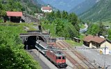 Die mittlere Entschigtal-Galerie am Bahnhof Wassen am 10.06.2016